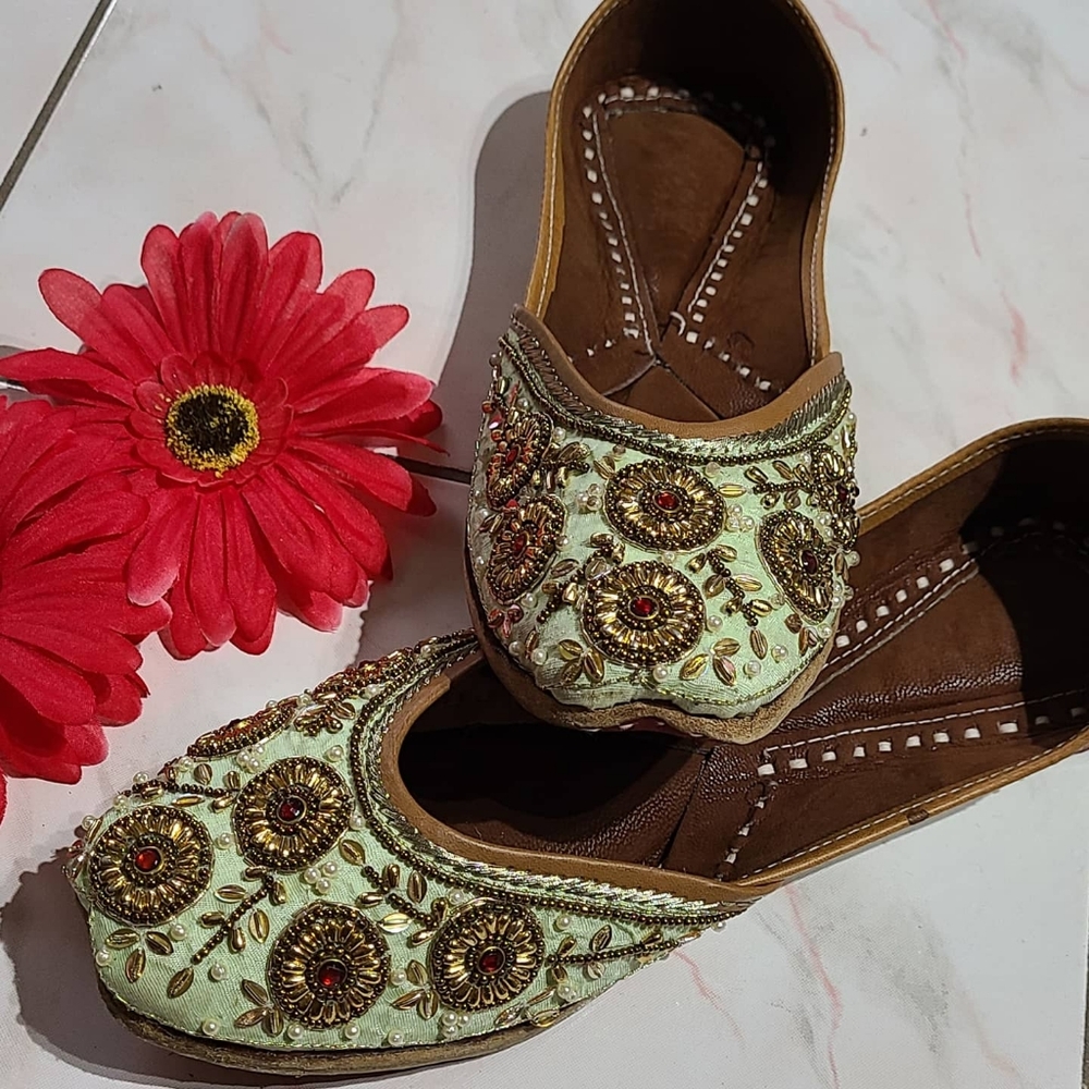 Fancy/Bridal wear.Punjabi jutti/khussa .